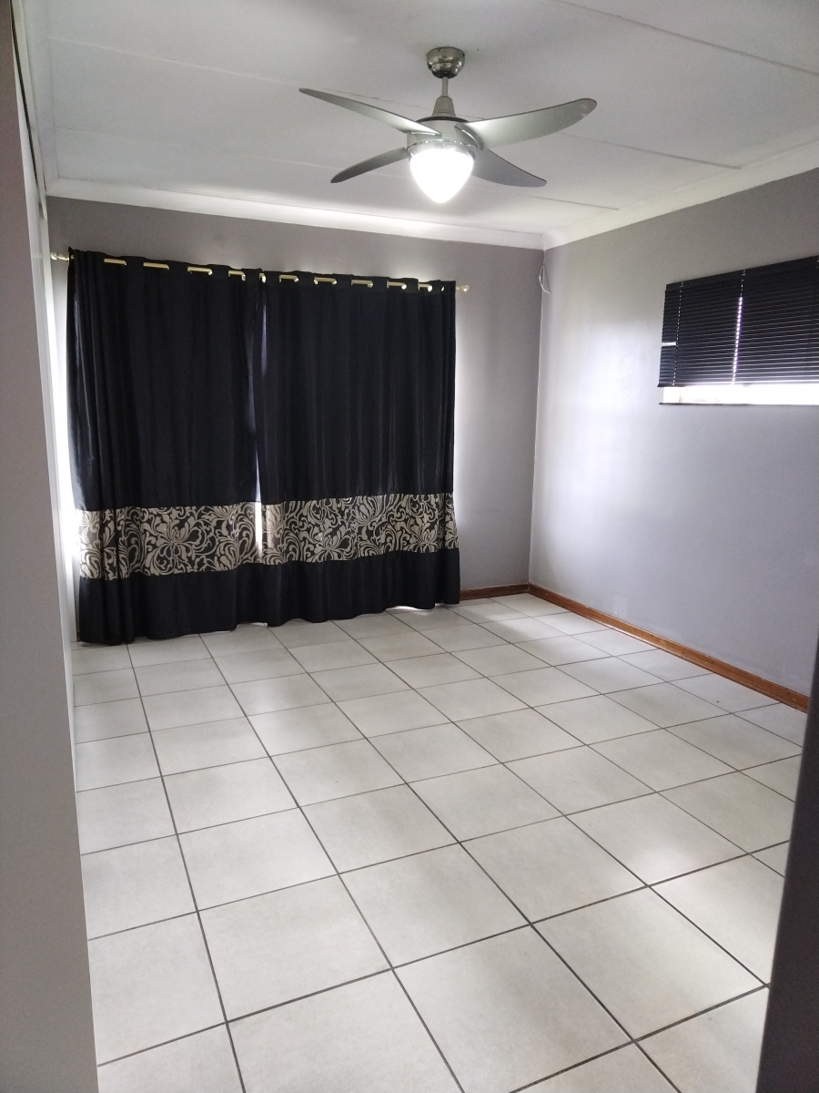 To Let 2 Bedroom Property for Rent in Cambridge Eastern Cape
